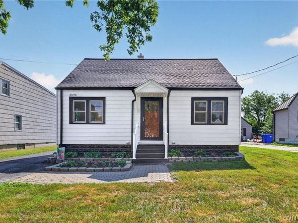 3093 Lyth Rd , Hamburg, NY 14218