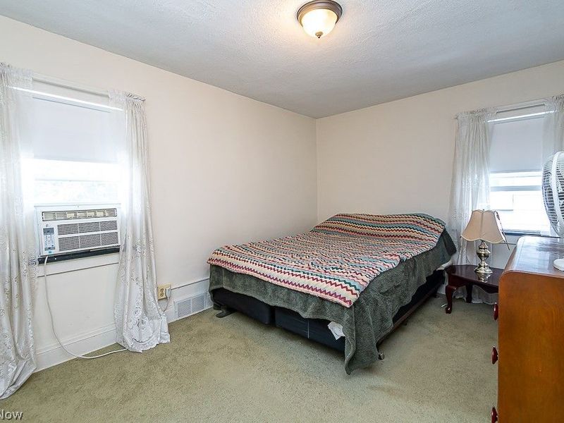 10709 Saint Mark Avenue, Cleveland, OH 44111 Photo 14