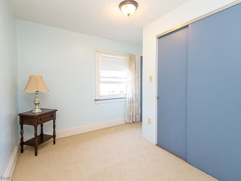 10709 Saint Mark Avenue, Cleveland, OH 44111 Photo 17