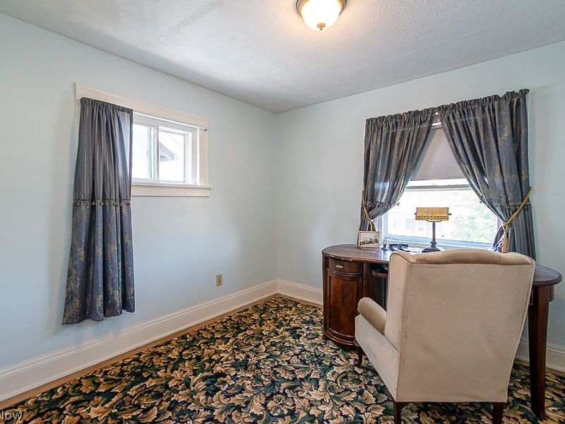 10709 Saint Mark Avenue, Cleveland, OH 44111 Photo 18