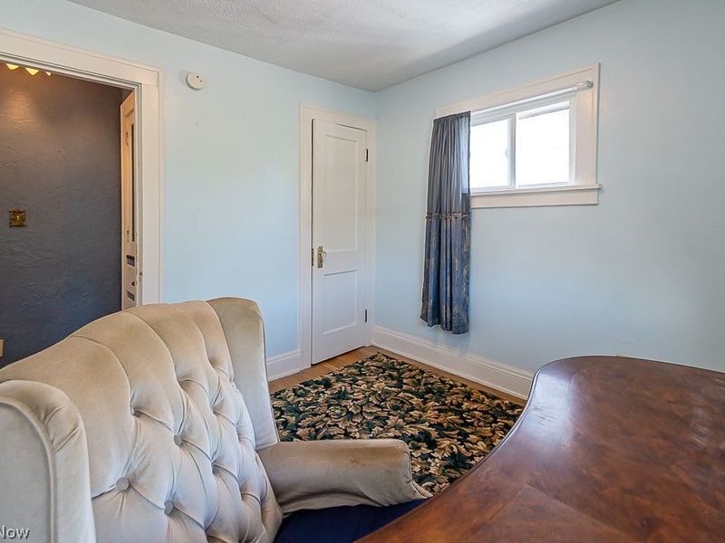 10709 Saint Mark Avenue, Cleveland, OH 44111 Photo 19