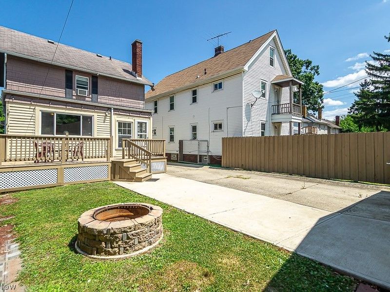 10709 Saint Mark Avenue, Cleveland, OH 44111 Photo 30