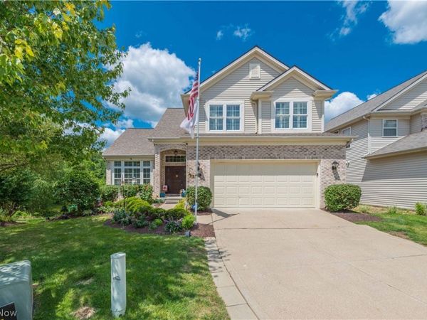 20521 Leana Court , Strongsville, OH 44149