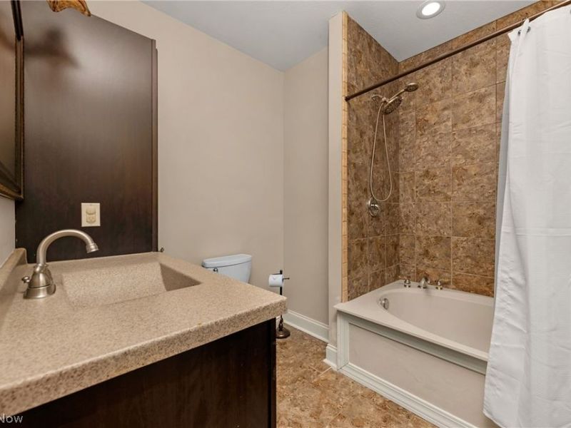 20521 Leana Court, Strongsville, OH 44149 Photo 34