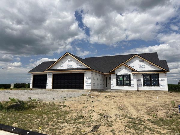 424 N McNeal Circle, Ossian, IN 46777
