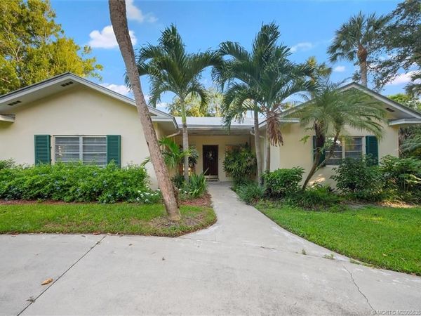 24/22 VIA LUCINDIA Drive, Sewalls Point, FL 34996