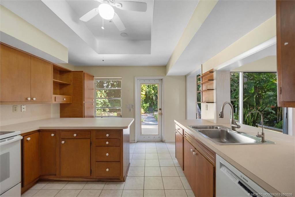 24/22 Via Lucindia Drive, Sewalls Point, FL 34996 Photo