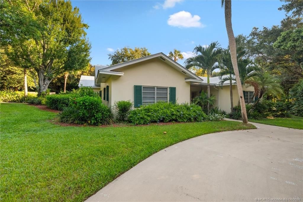24/22 Via Lucindia Drive, Sewalls Point, FL 34996 Photo