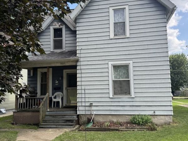 407 W 6th Street , Sterling, IL 61081