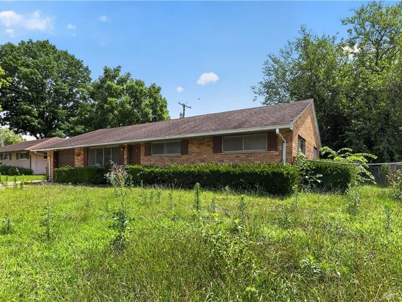 2196 Owendale Drive, West Carrollton, OH 45439 Photo 3