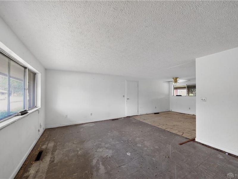 2196 Owendale Drive, West Carrollton, OH 45439 Photo 5