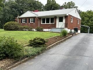 1653 Richland Hills Dr, Salem, VA 24153 Main Photo
