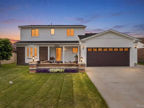 17900 Woodridge Drive, Brownstown Township, Mi 48193