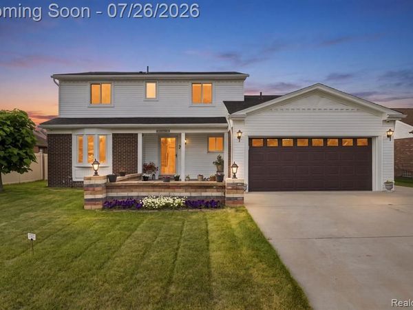 17900 Woodridge Drive , Brownstown Twp, MI 48193