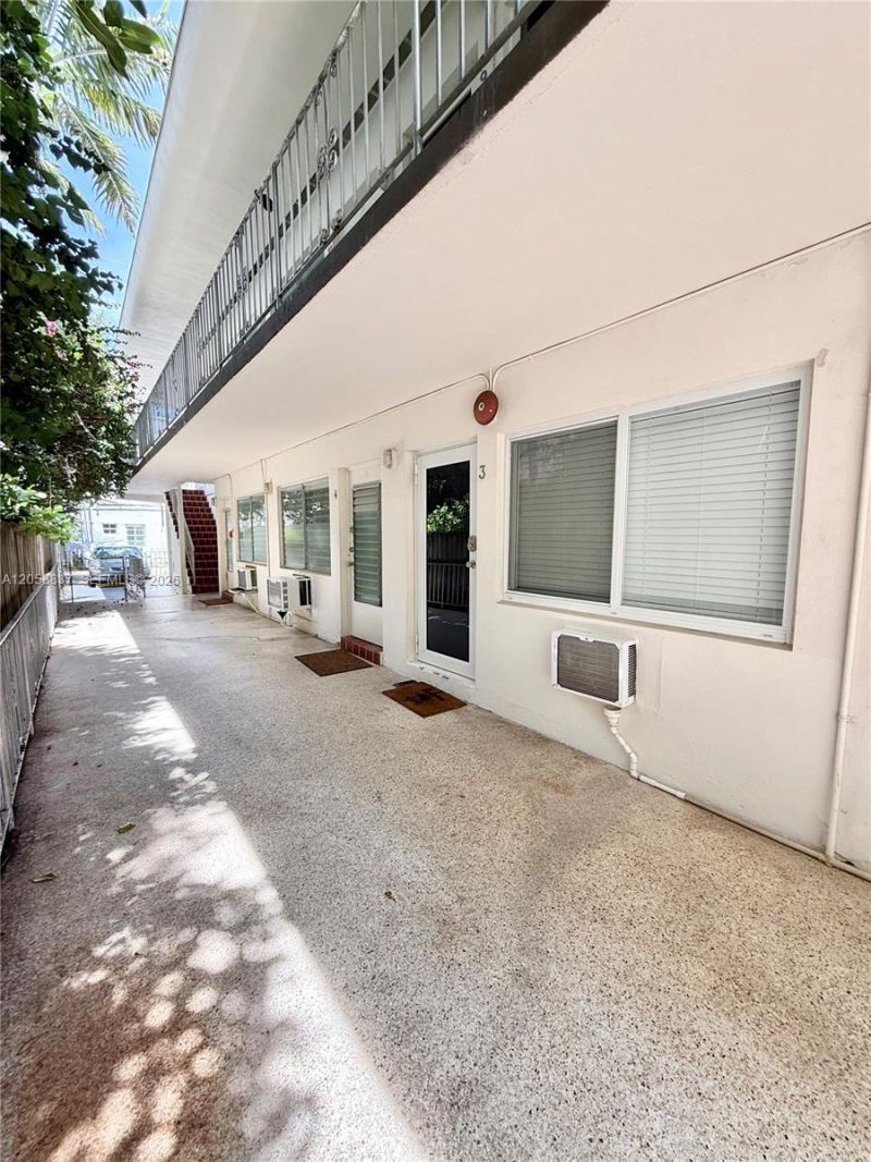 1021 Michigan Ave, Unit 3, Miami Beach, FL 33139 Photo