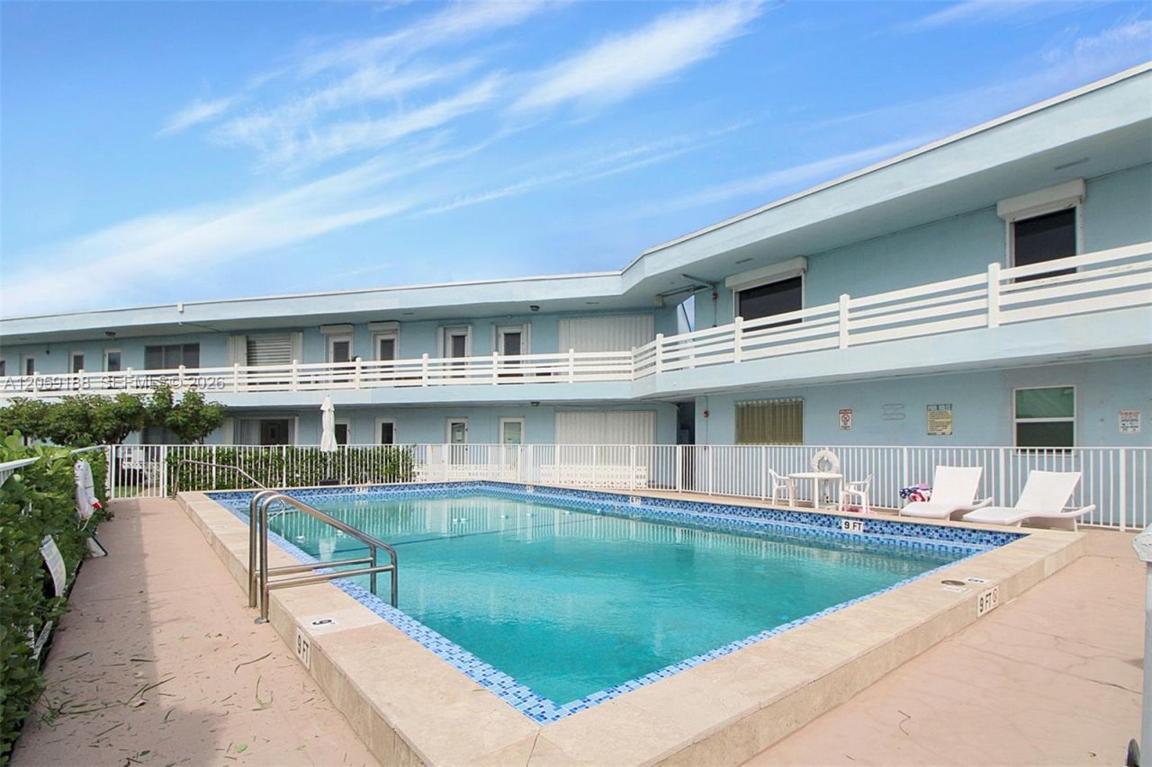 2700 NE 135th St, Unit 12, North Miami, FL 33181 Photo