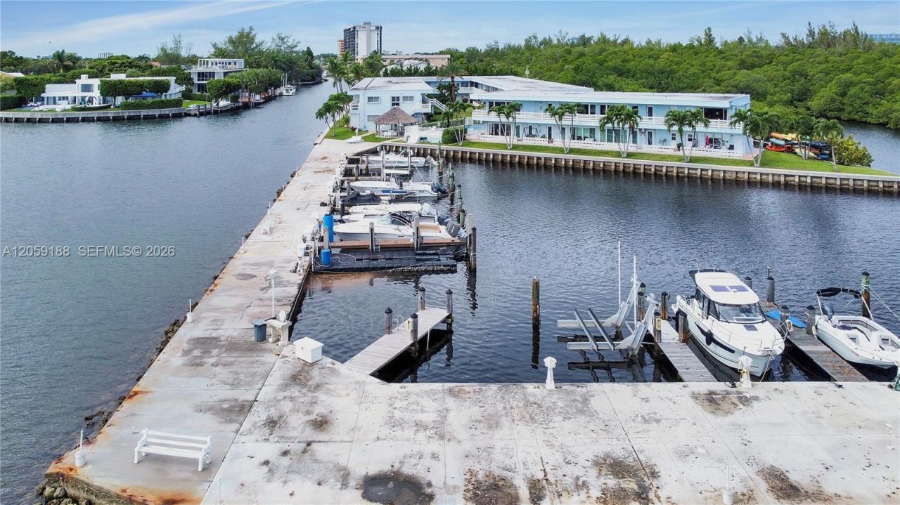 2700 NE 135th St, Unit 12, North Miami, FL 33181 Photo