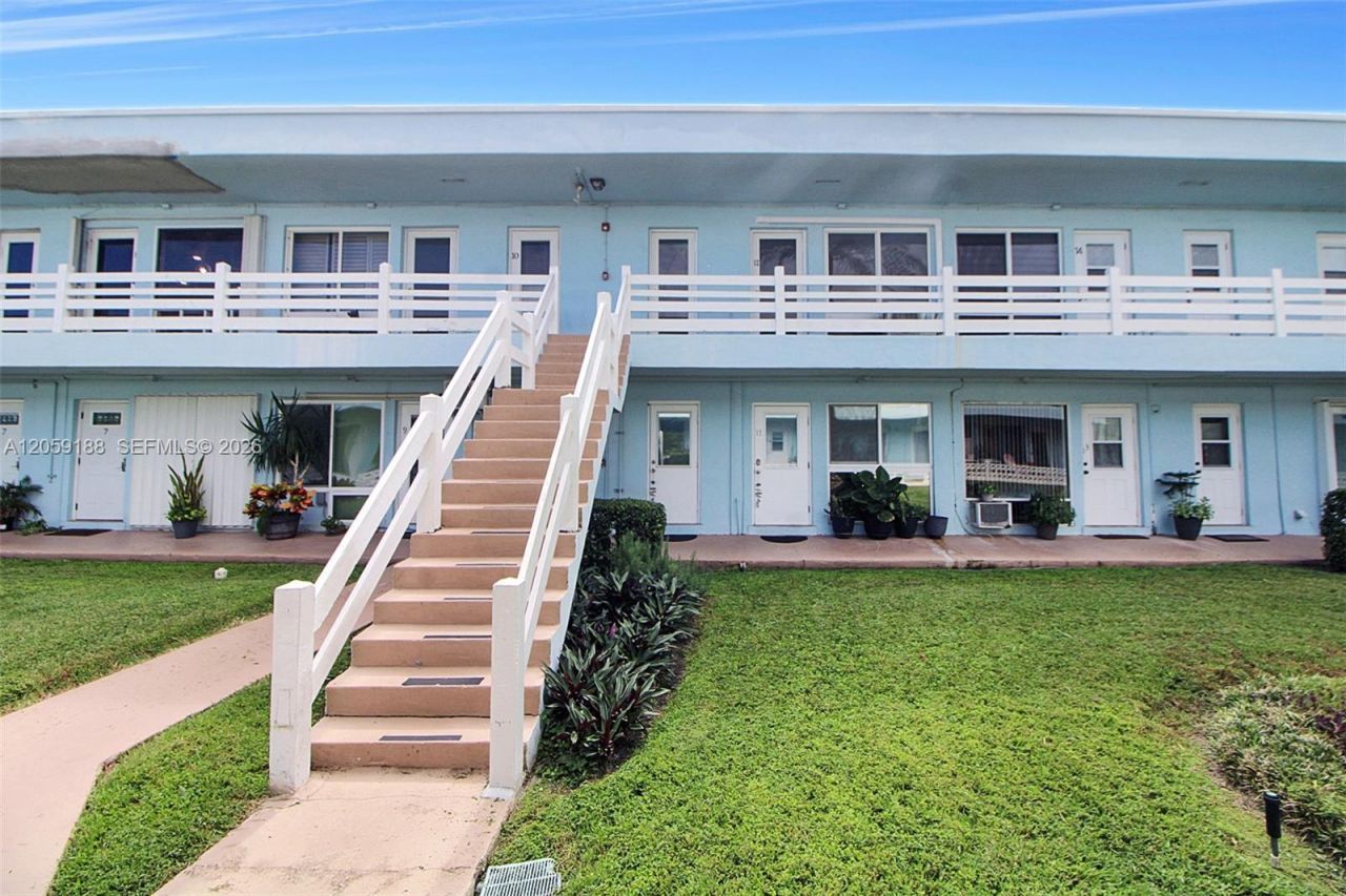 2700 NE 135th St, Unit 12, North Miami, FL 33181 Photo