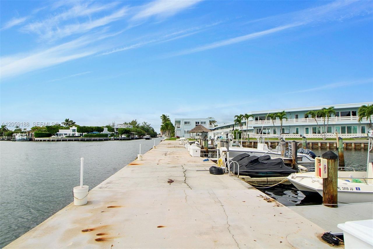 2700 NE 135th St, Unit 12, North Miami, FL 33181 Photo