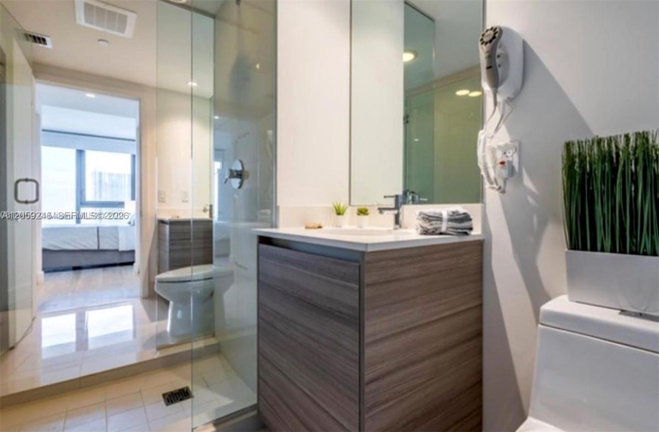 121 NE 34th St , Unit 3105, Miami, FL 33137 Photo
