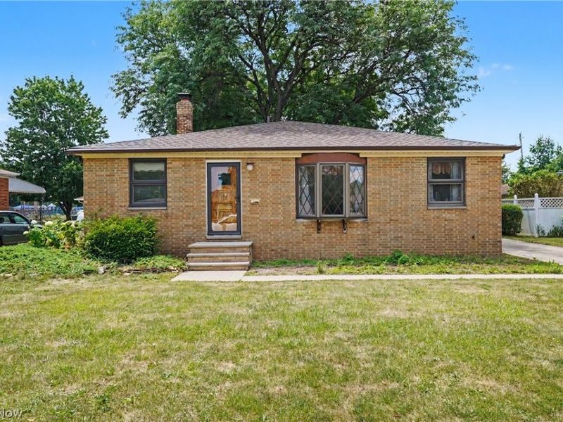 11905 Ronald Drive, Parma, OH 44130 Photo 1
