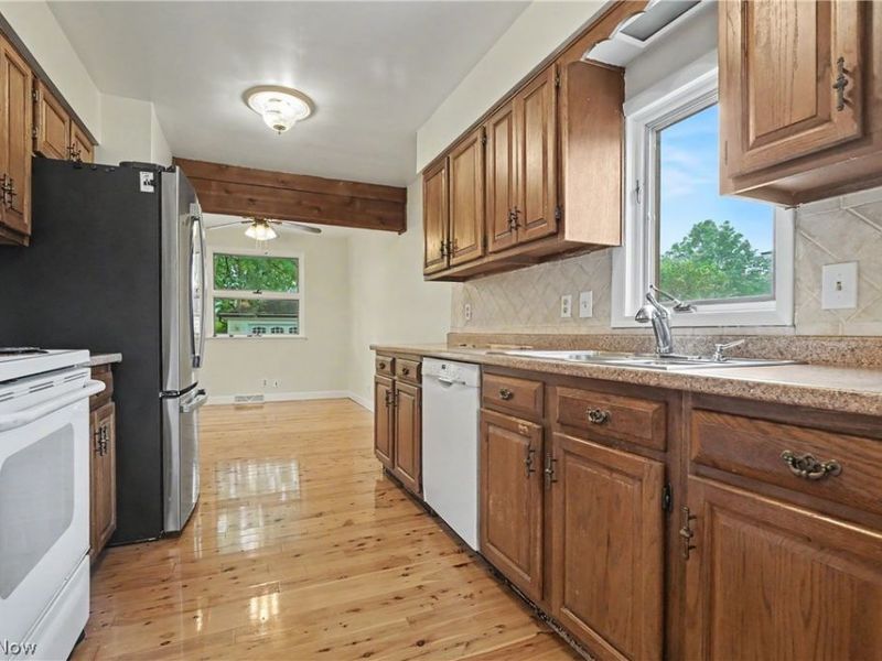11905 Ronald Drive, Parma, OH 44130 Photo 10