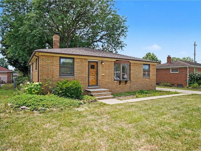 11905 Ronald Drive, Parma, OH 44130 Photo 2