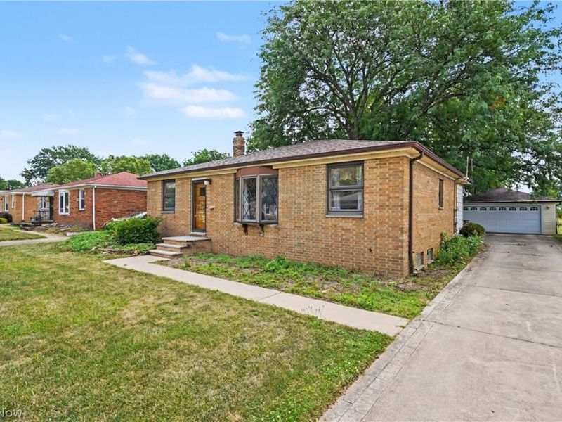 11905 Ronald Drive, Parma, OH 44130 Photo 3