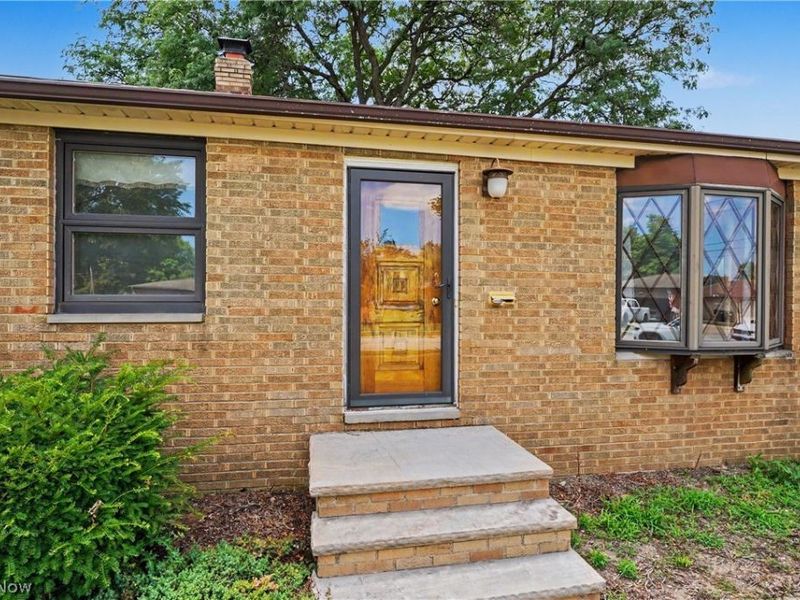 11905 Ronald Drive, Parma, OH 44130 Photo 4