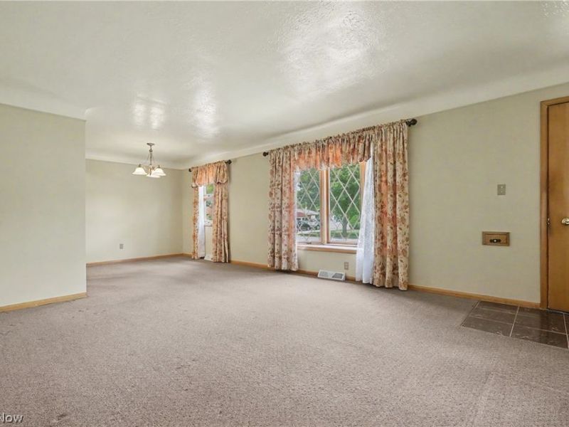 11905 Ronald Drive, Parma, OH 44130 Photo 5