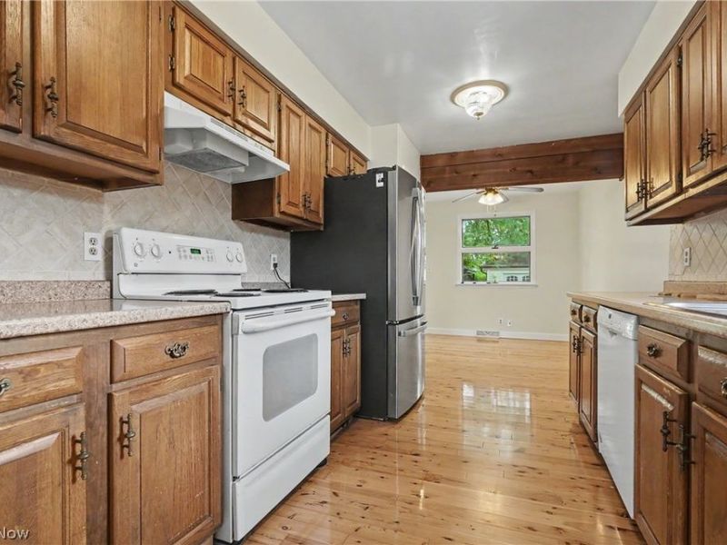 11905 Ronald Drive, Parma, OH 44130 Photo 9