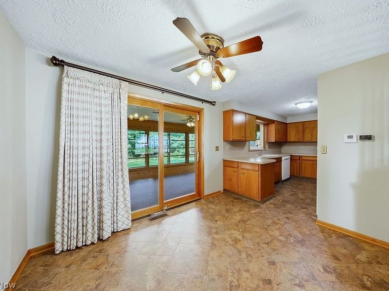 1812 Skyline Drive, Lorain, OH 44053 Photo 11