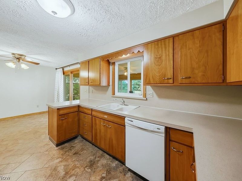 1812 Skyline Drive, Lorain, OH 44053 Photo 16