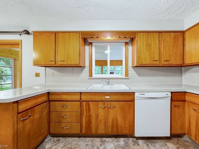 1812 Skyline Drive, Lorain, OH 44053 Photo 17
