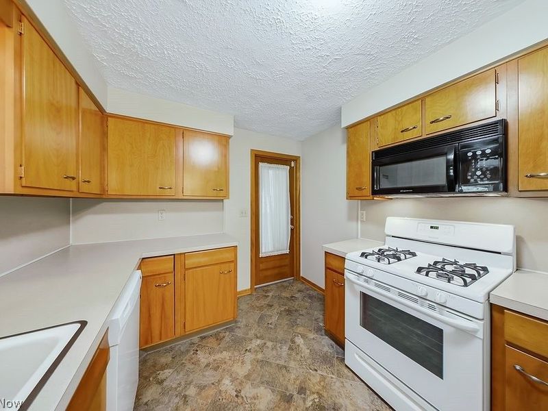 1812 Skyline Drive, Lorain, OH 44053 Photo 18