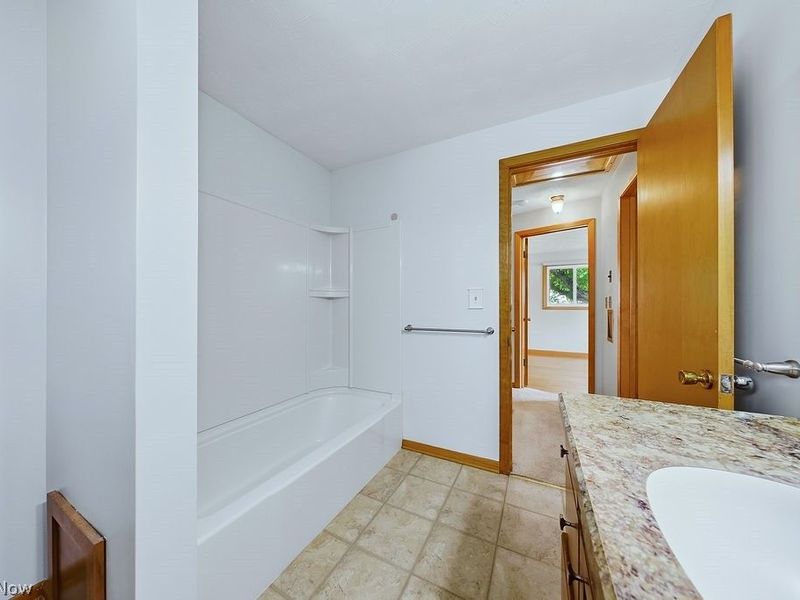 1812 Skyline Drive, Lorain, OH 44053 Photo 27