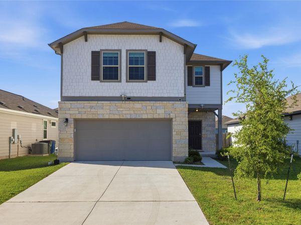 105 Quiet Man DR, Jarrell, TX 76537