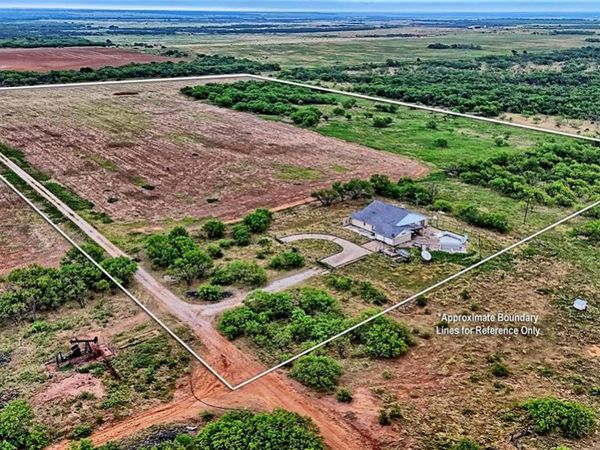 2563 Raymond Edwards Road , Henrietta, TX 76365