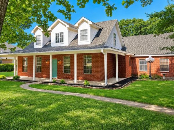 613 Forest Edge Street, Burleson, TX 76028
