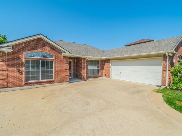3901 Georgetown Drive, Sachse, TX 75048