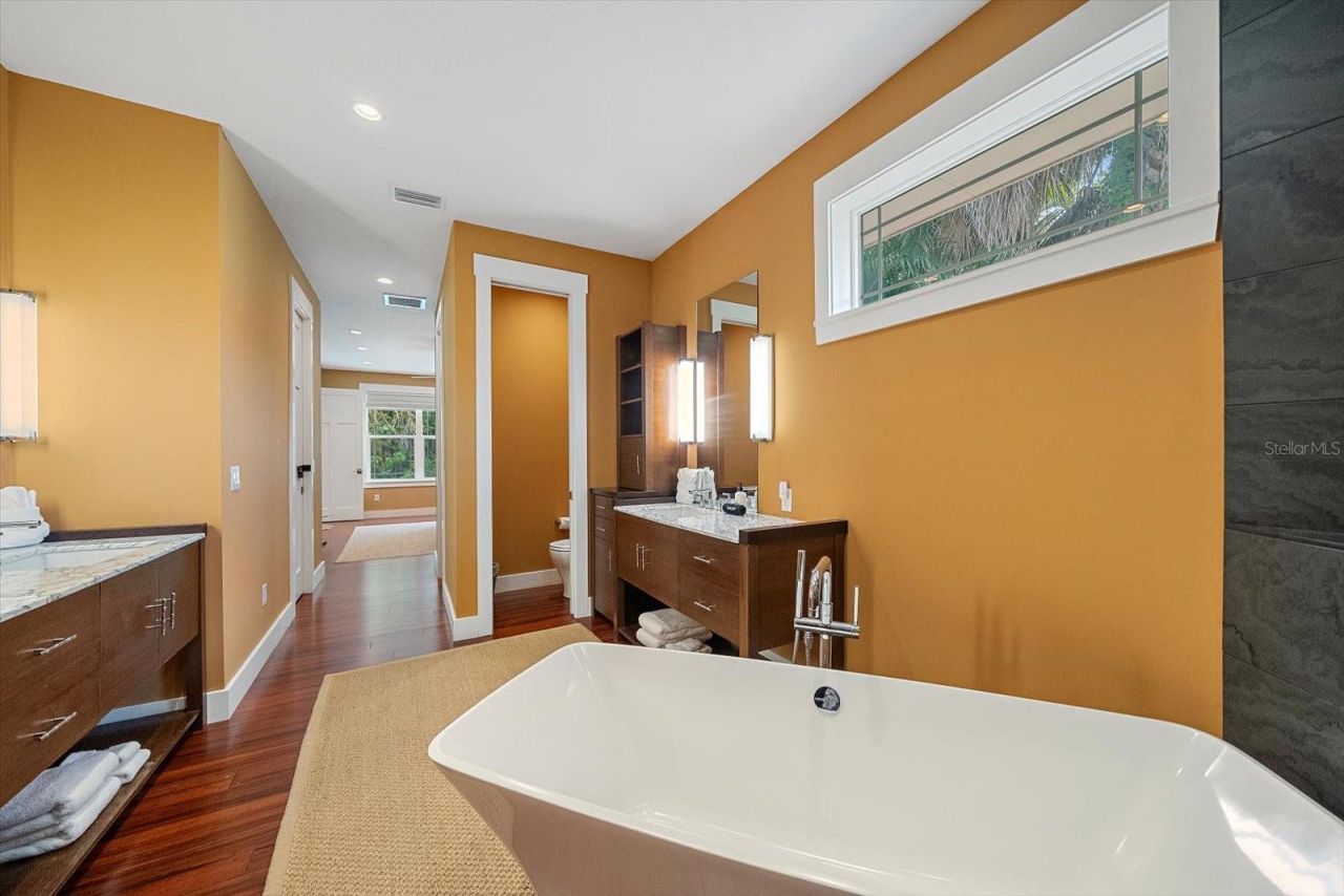 2395 Hyde Park Street, Sarasota, FL 34239 Photo