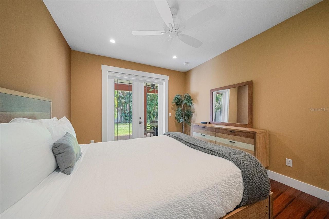 2395 Hyde Park Street, Sarasota, FL 34239 Photo