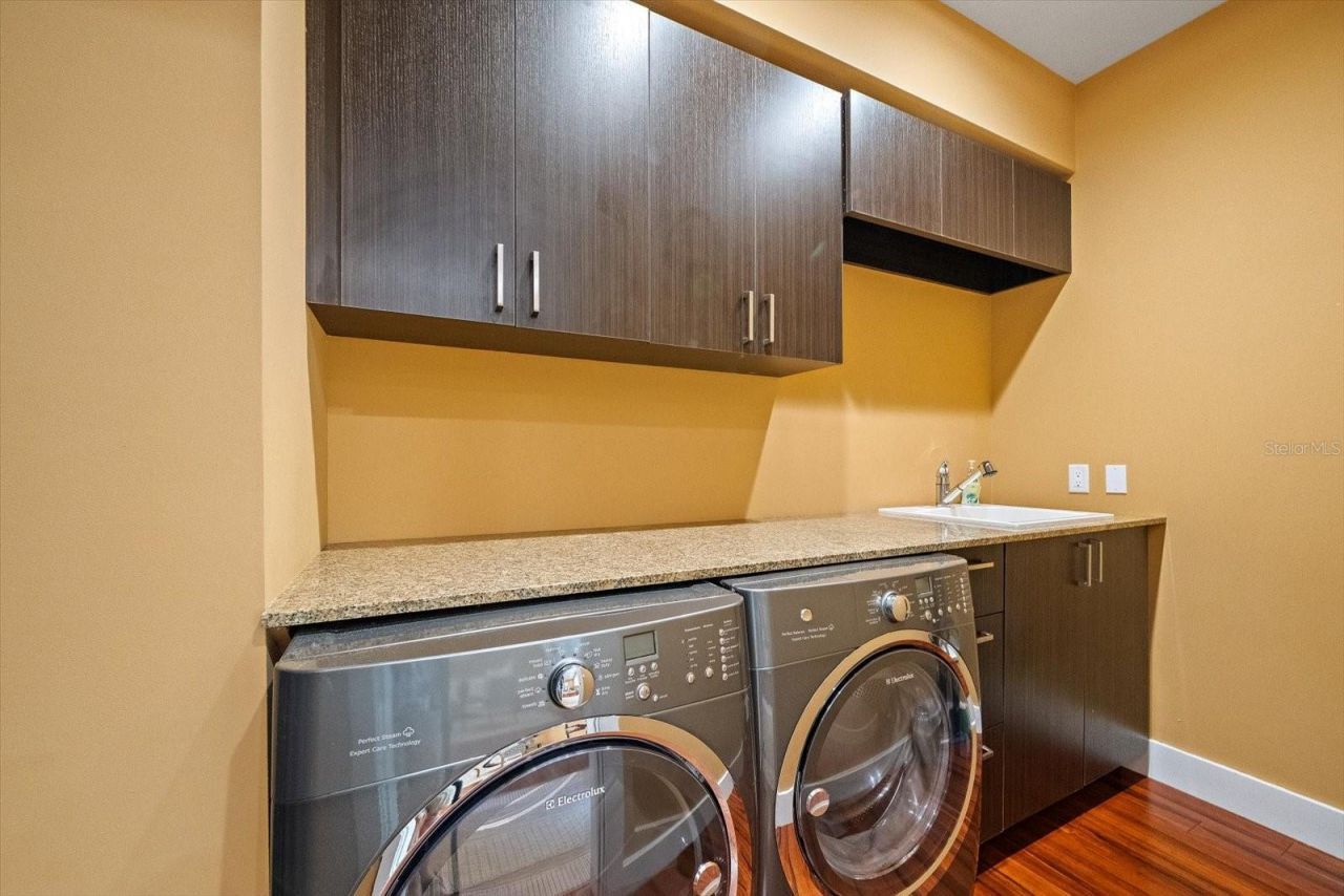 2395 Hyde Park Street, Sarasota, FL 34239 Photo