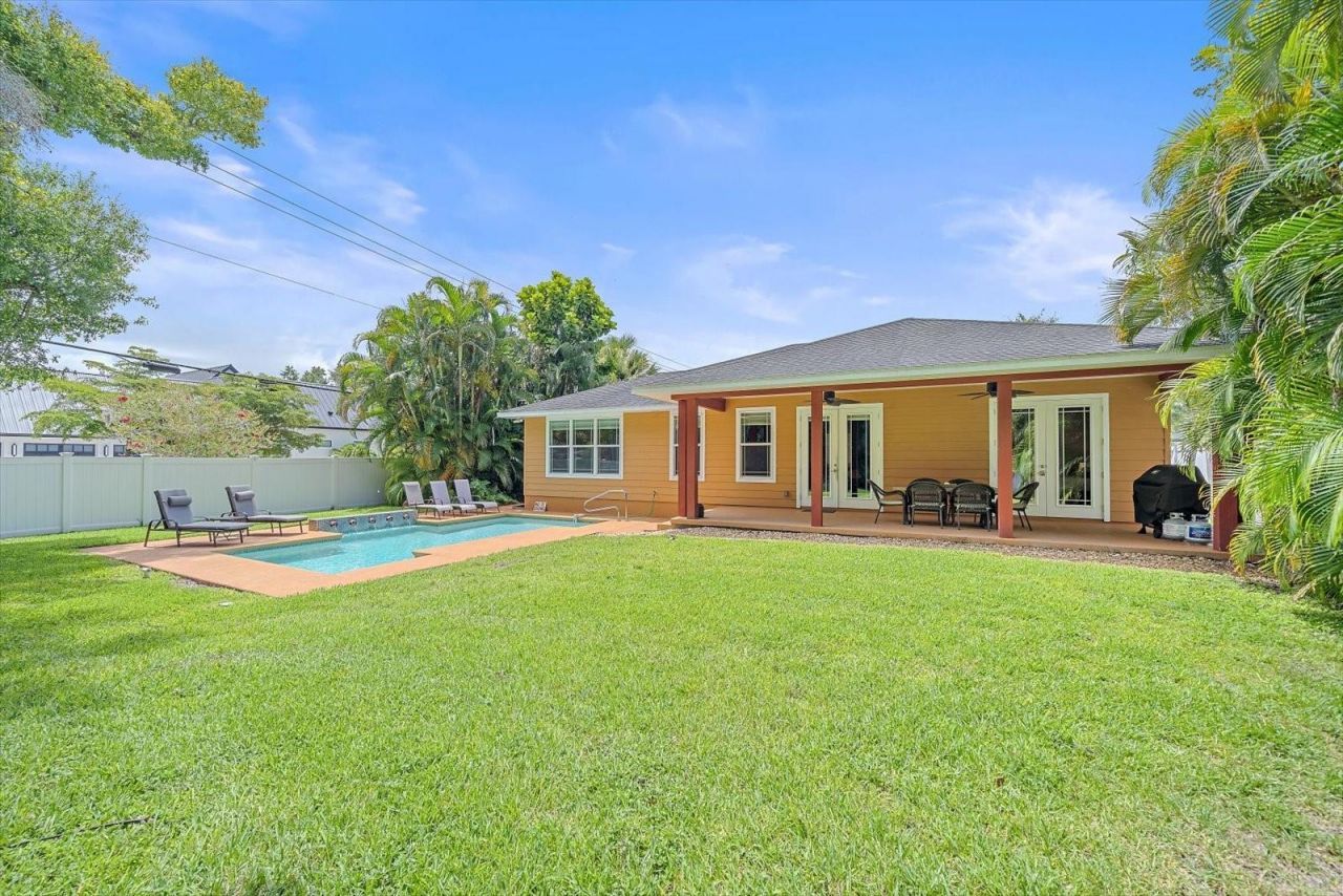 2395 Hyde Park Street, Sarasota, FL 34239 Photo
