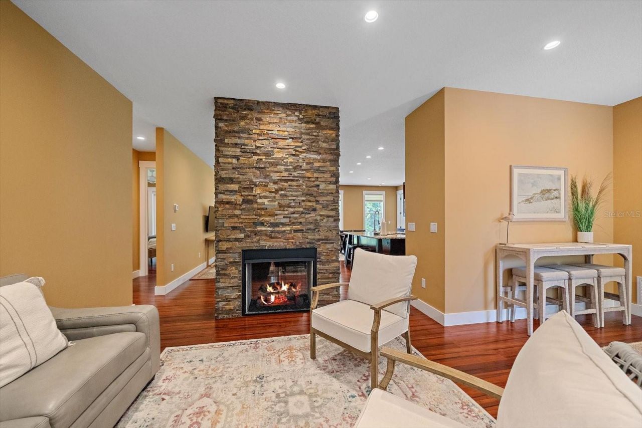 2395 Hyde Park Street, Sarasota, FL 34239 Photo