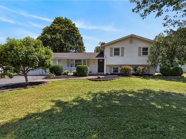 409 Ballad Ave , Rochester, NY 14626