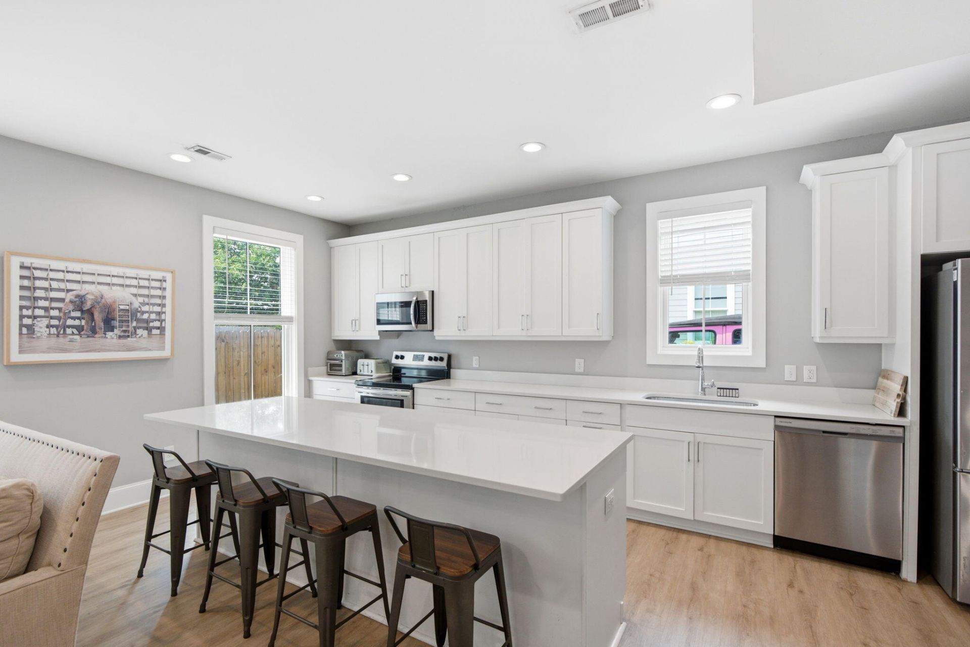 11 Hanover Street Photo 10