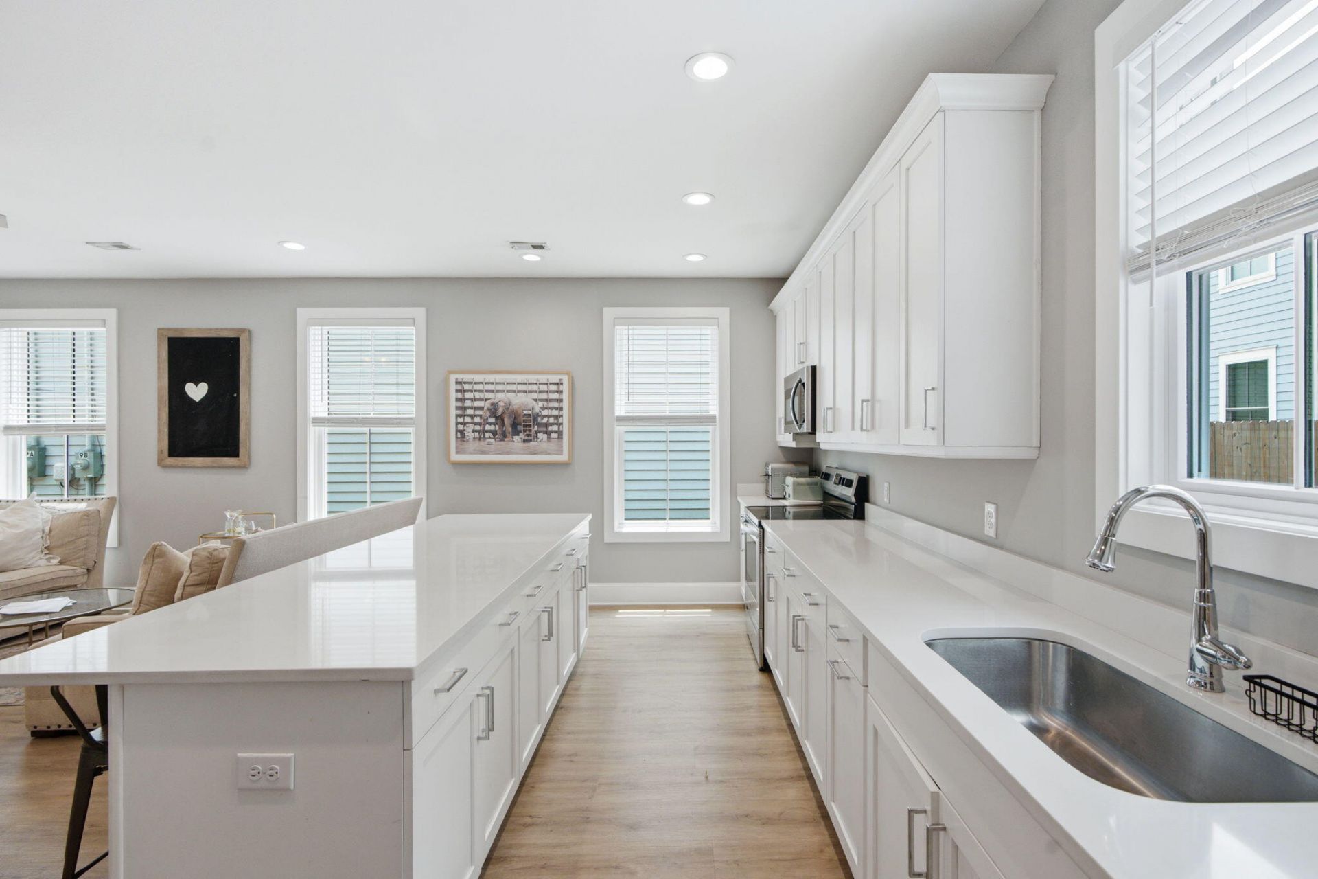 11 Hanover Street Photo 11