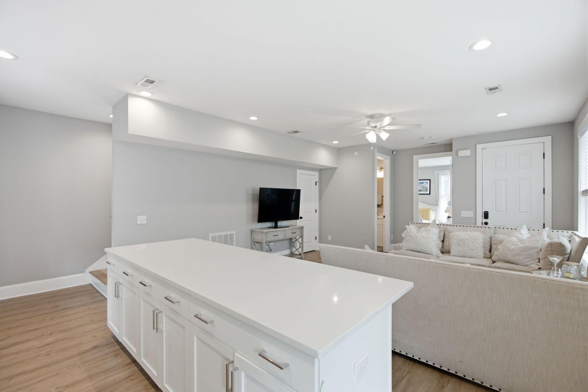 11 Hanover Street Photo 13