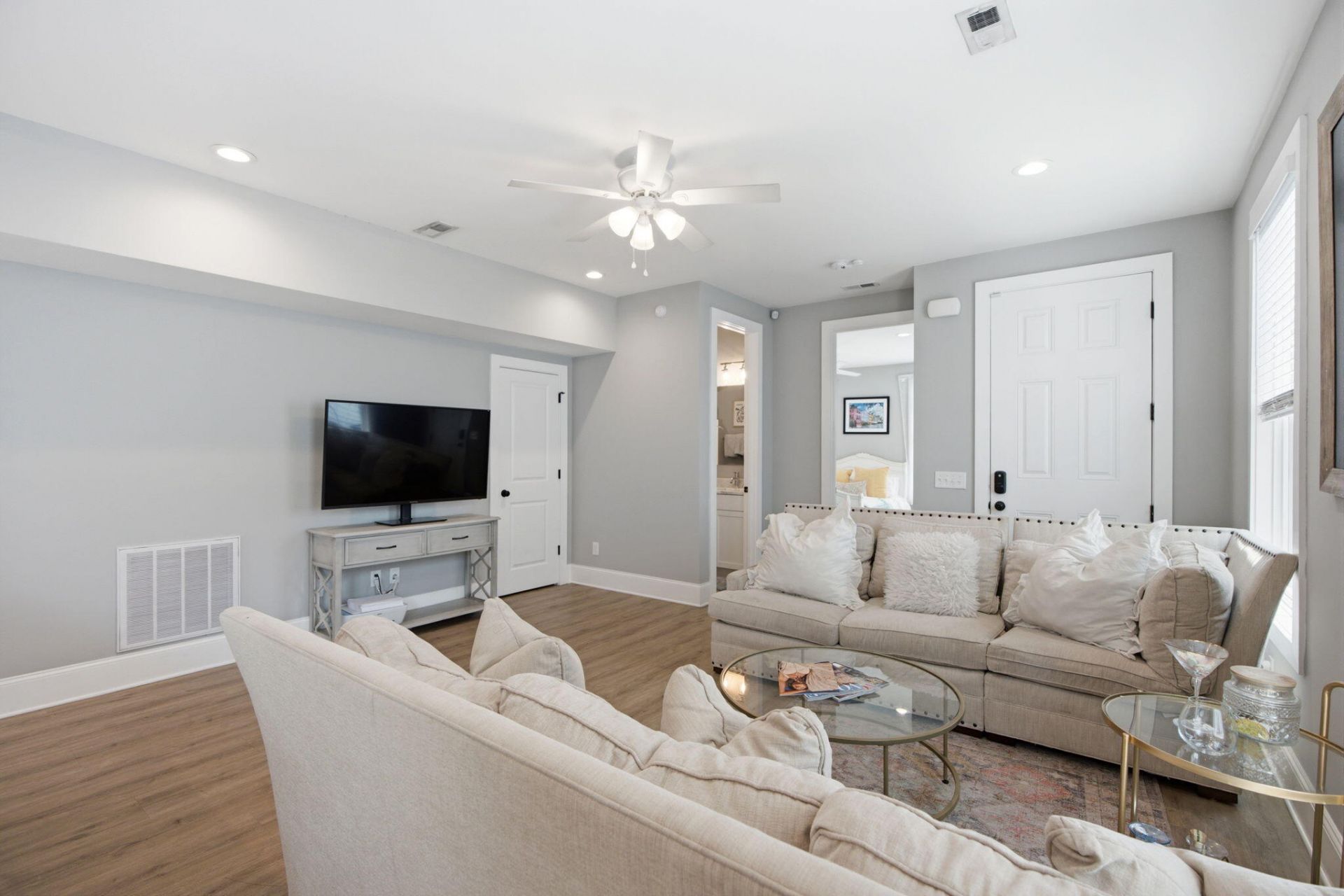 11 Hanover Street Photo 15